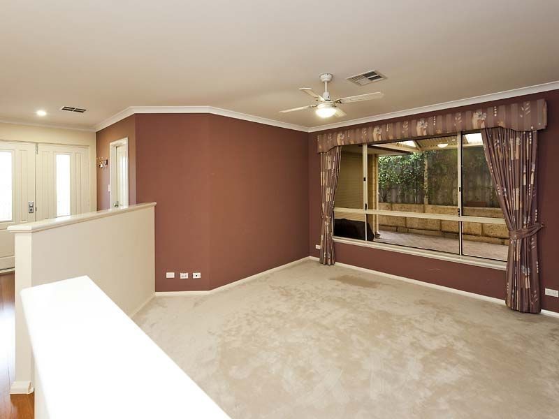 17 Claiborne Road, Secret Harbour WA 6173