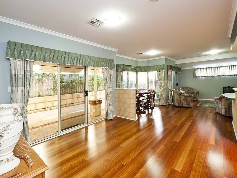 17 Claiborne Road, Secret Harbour WA 6173