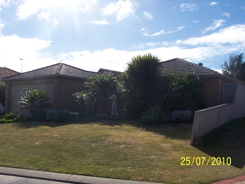 8 Caranja Court, Warnbro WA 6169