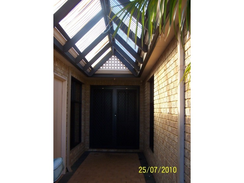 8 Caranja Court, Warnbro WA 6169