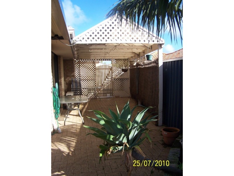 8 Caranja Court, Warnbro WA 6169