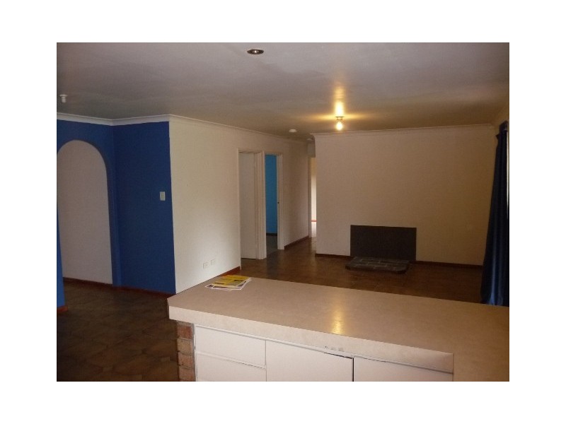 4 Carmody Road, Waikiki WA 6169