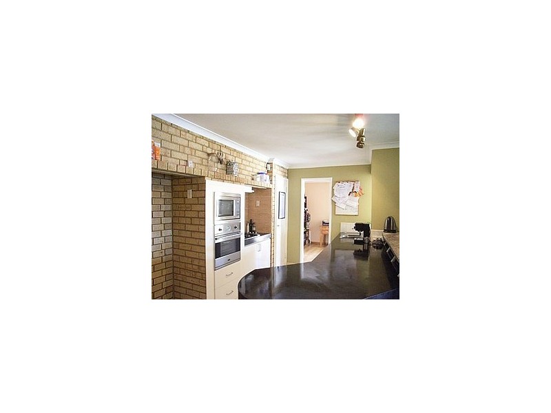 18 Farrington Street, Warnbro WA 6169