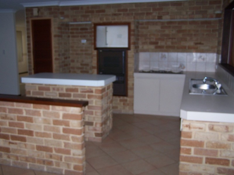 17 Porpoise Grove, Waikiki WA 6169