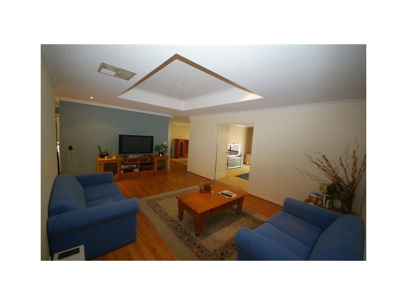 7 Caprice Pass, Rockingham WA 6168