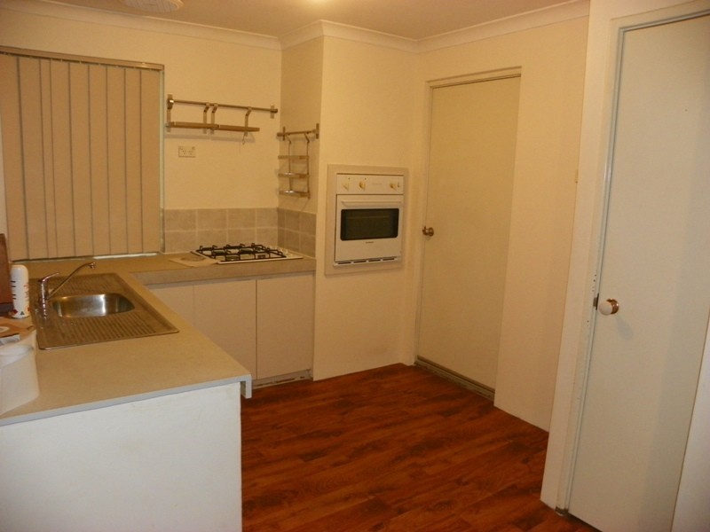 27  Nightingale Way, Warnbro WA 6169