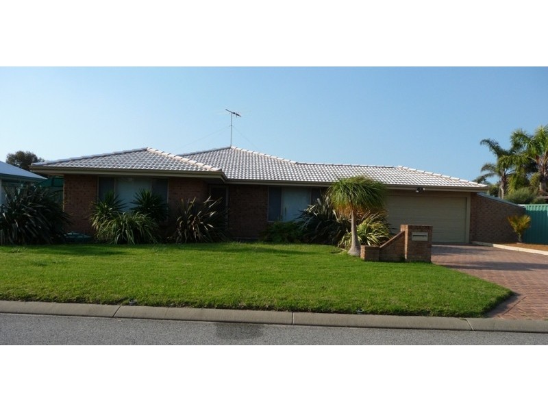 17 Requa Crescent, Warnbro WA 6169