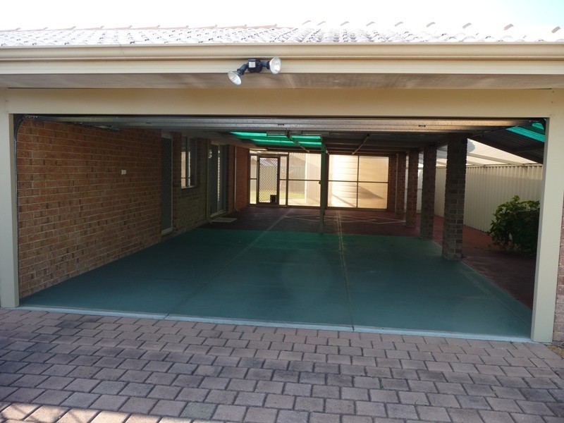 17 Requa Crescent, Warnbro WA 6169