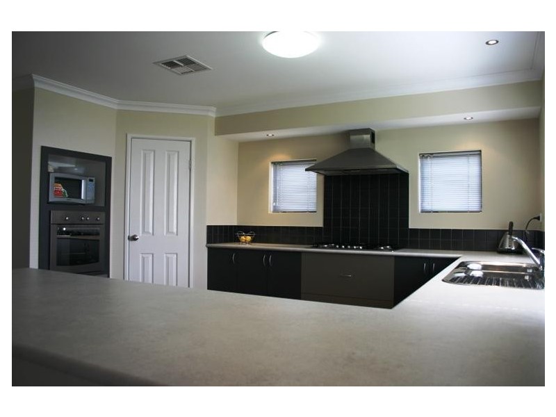 82 Miltona Drive, Secret Harbour WA 6173