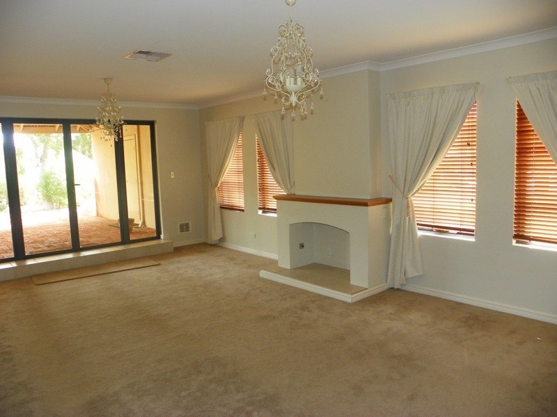 8  Boothman Mews, Golden Bay WA 6174