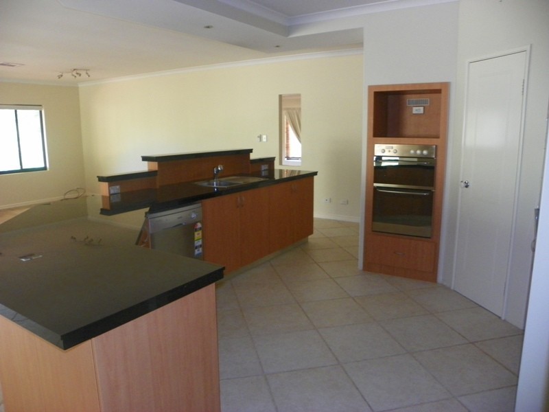 8  Boothman Mews, Golden Bay WA 6174