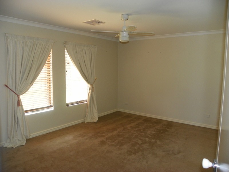 8  Boothman Mews, Golden Bay WA 6174