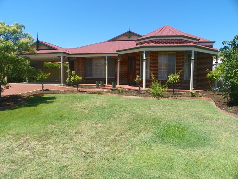 37 Montebourg Meander, Port Kennedy WA 6172