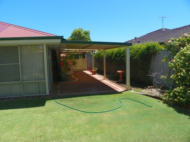 37 Montebourg Meander, Port Kennedy WA 6172