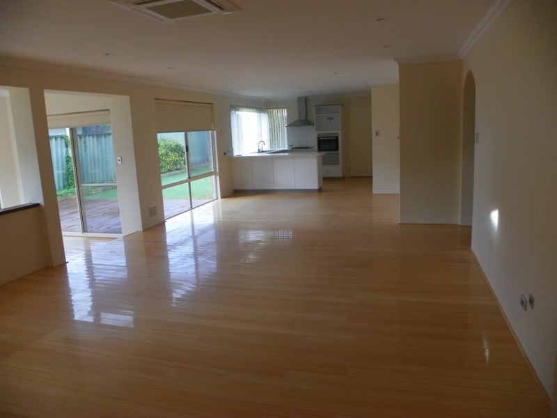 11 Bordeaux Ramble, Port Kennedy WA 6172