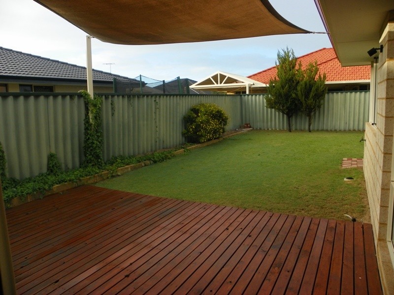11 Bordeaux Ramble, Port Kennedy WA 6172