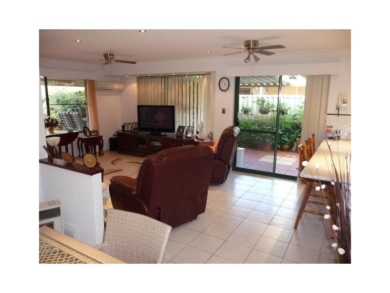 71 Endeavour Drive, Port Kennedy WA 6172