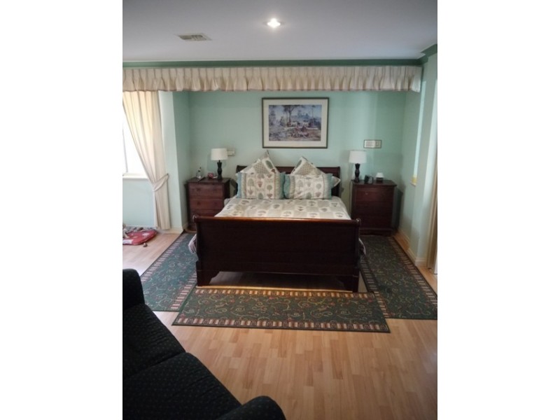 5 St Clair Place, Cooloongup WA 6168