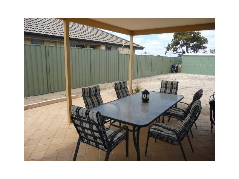 123  Warner Road, Parmelia WA 6167