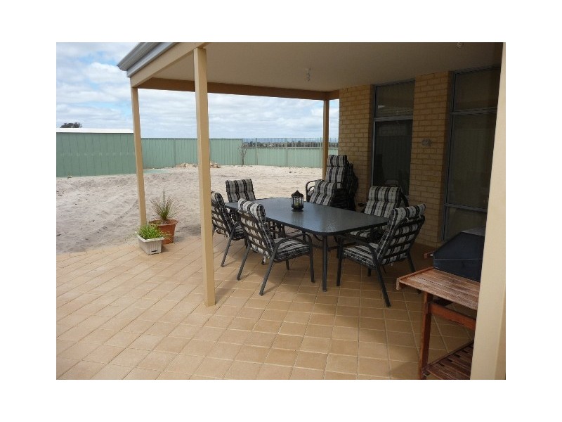 123  Warner Road, Parmelia WA 6167