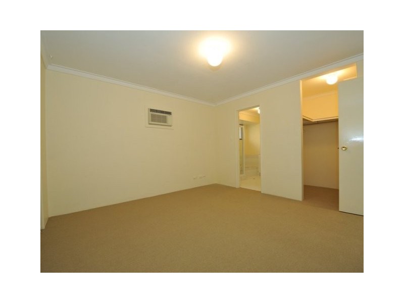 128 Malibu Road, Safety Bay WA 6169