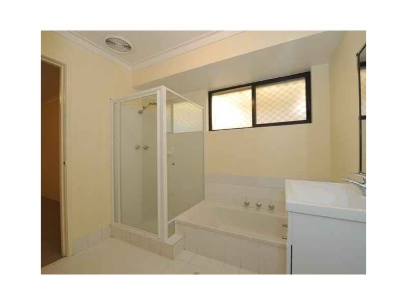 128 Malibu Road, Safety Bay WA 6169