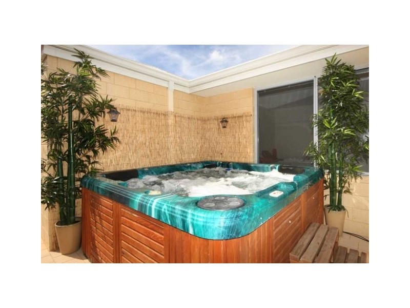 7 Lavinia Crescent, Secret Harbour WA 6173