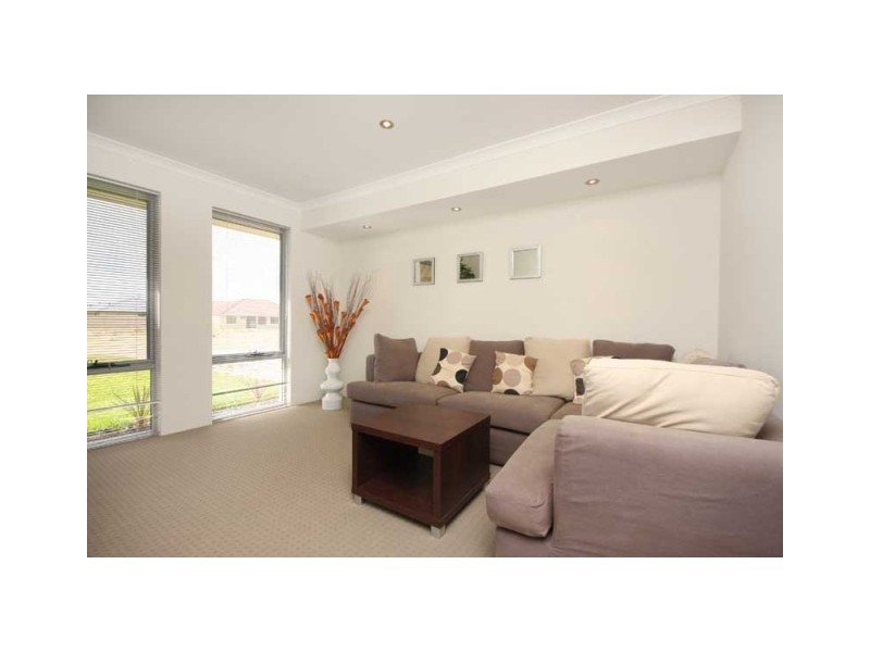 7 Lavinia Crescent, Secret Harbour WA 6173