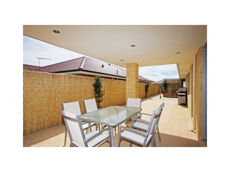 7 Lavinia Crescent, Secret Harbour WA 6173