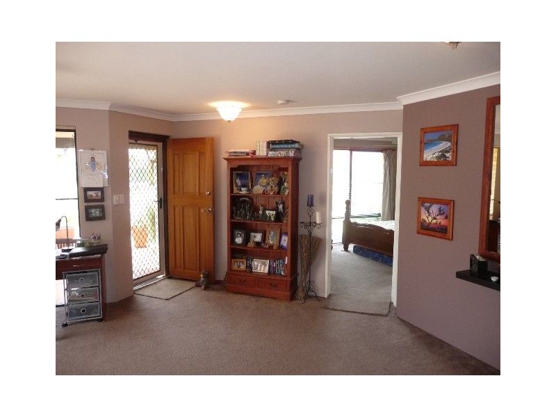 9 Raven Lane, Warnbro WA 6169