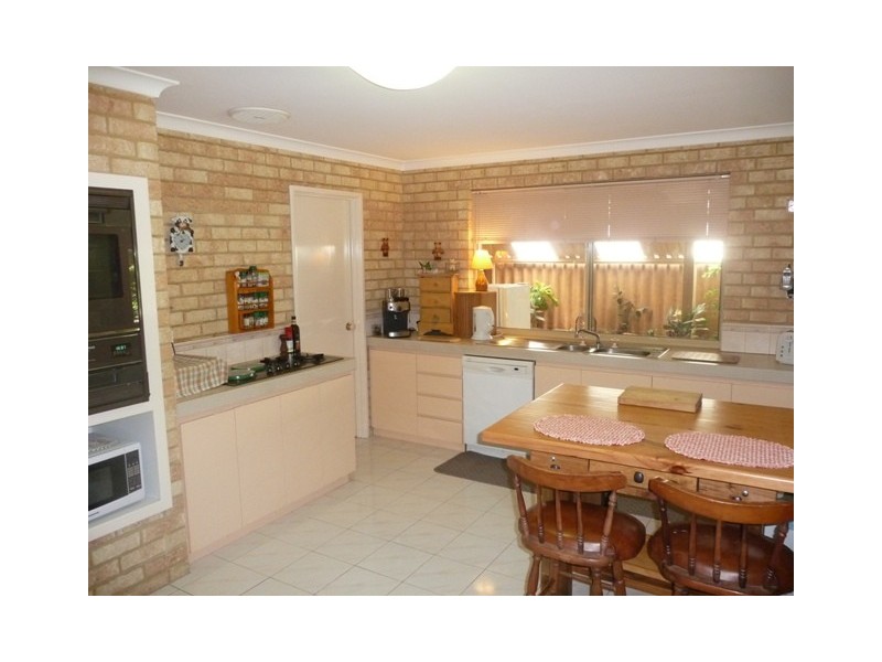 15 Kingsford Court, Port Kennedy WA 6172