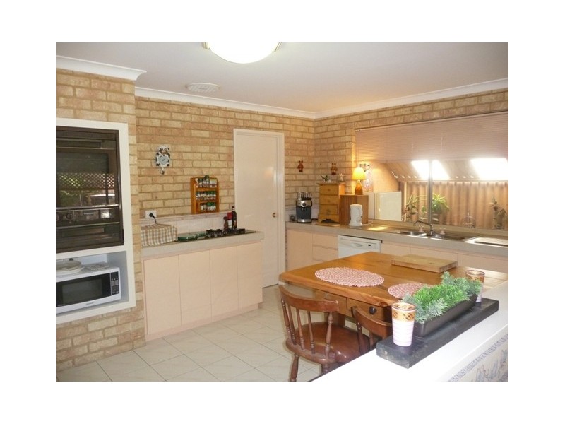 15 Kingsford Court, Port Kennedy WA 6172