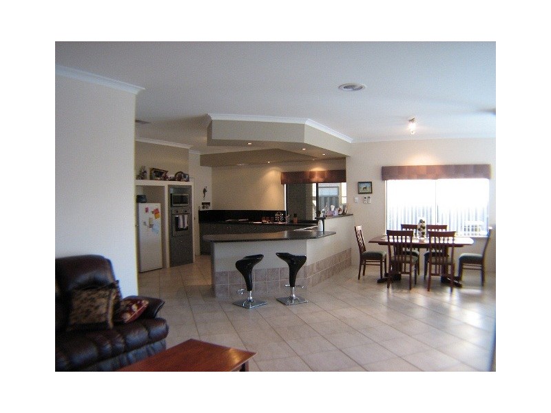 13 Grandis Drive, Baldivis WA 6171