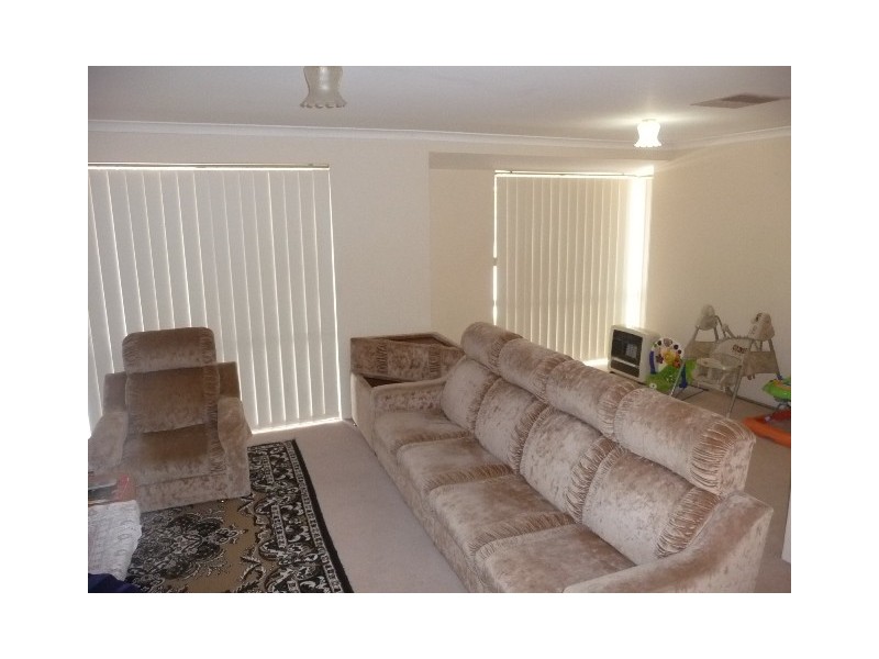 11 Manila Place, Warnbro WA 6169