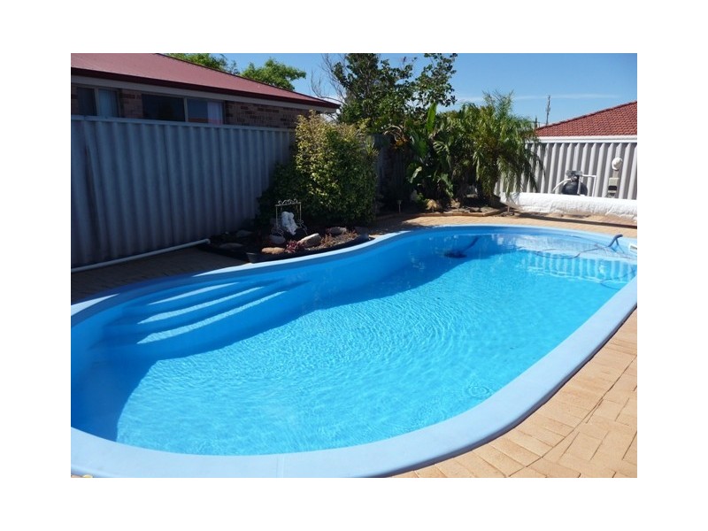 16 Balleroy Place, Port Kennedy WA 6172