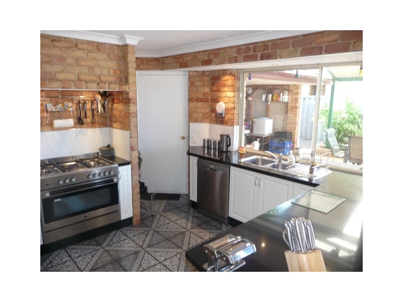 16 Balleroy Place, Port Kennedy WA 6172