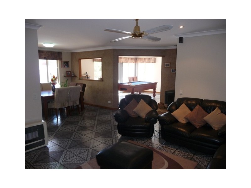 16 Balleroy Place, Port Kennedy WA 6172