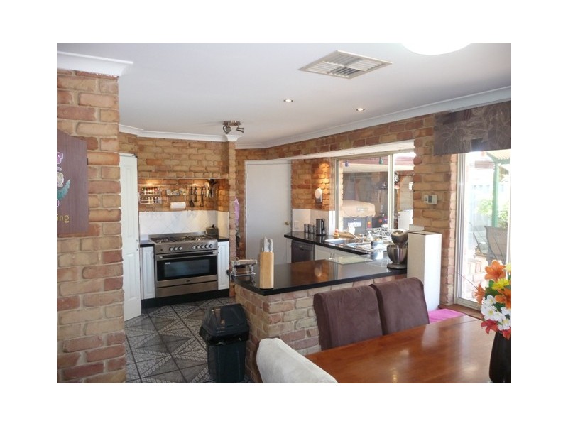 16 Balleroy Place, Port Kennedy WA 6172