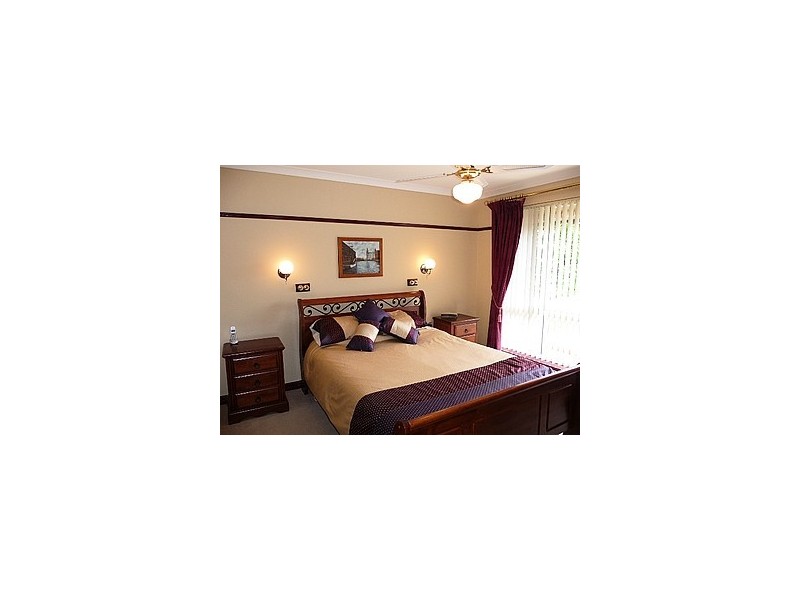 16 Balleroy Place, Port Kennedy WA 6172