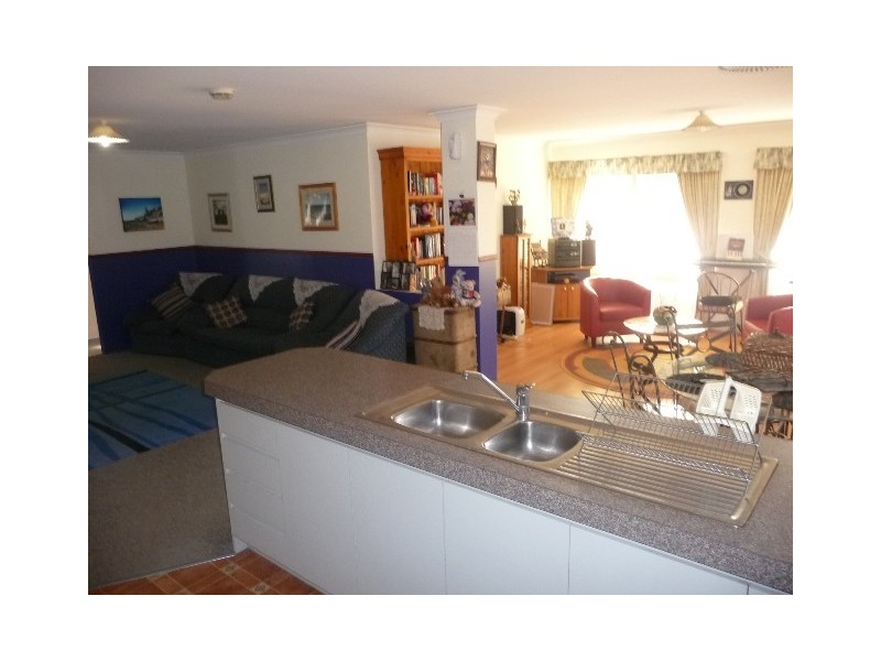 7 Raven Lane, Warnbro WA 6169
