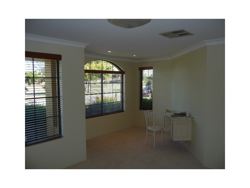 21 Alora Drive, Port Kennedy WA 6172