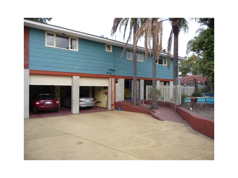 33 Jindarra Close, Cooloongup WA 6168