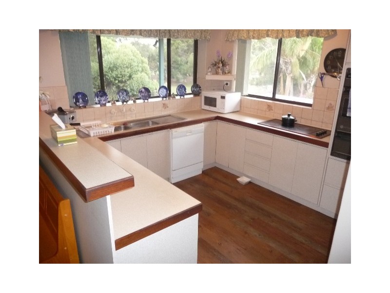 33 Jindarra Close, Cooloongup WA 6168