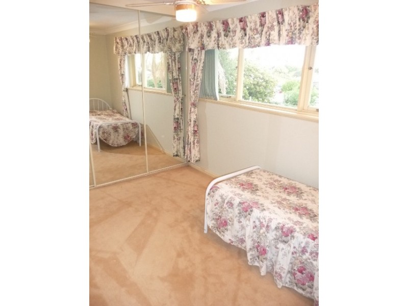 33 Jindarra Close, Cooloongup WA 6168