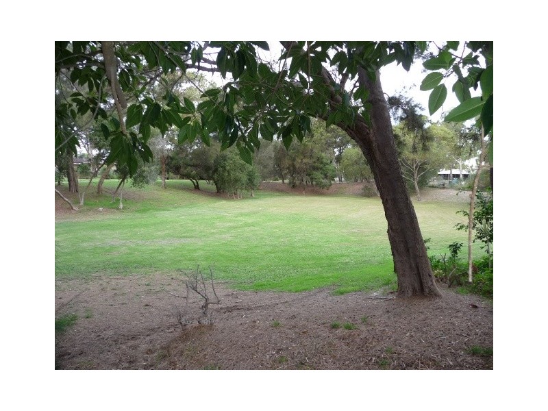 33 Jindarra Close, Cooloongup WA 6168