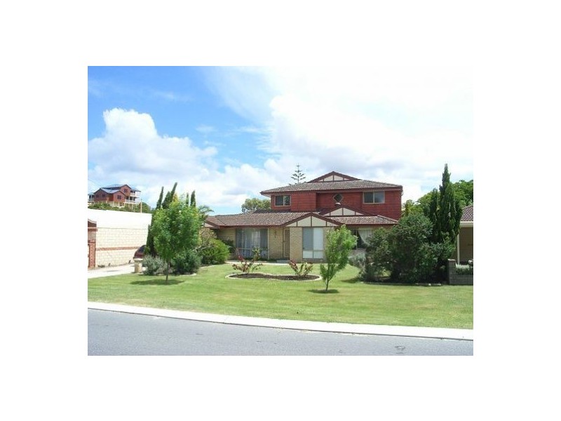 18 Farrington Street, Warnbro WA 6169