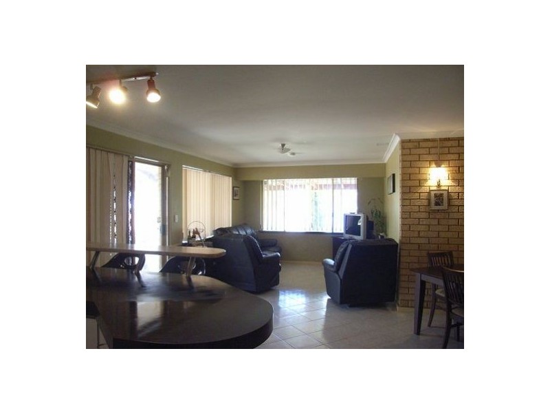 18 Farrington Street, Warnbro WA 6169