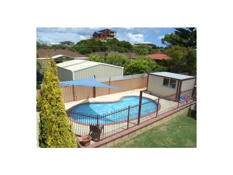 18 Farrington Street, Warnbro WA 6169