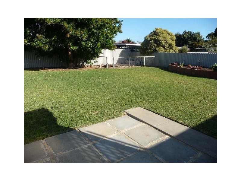 23 Wyola Street, Cooloongup WA 6168