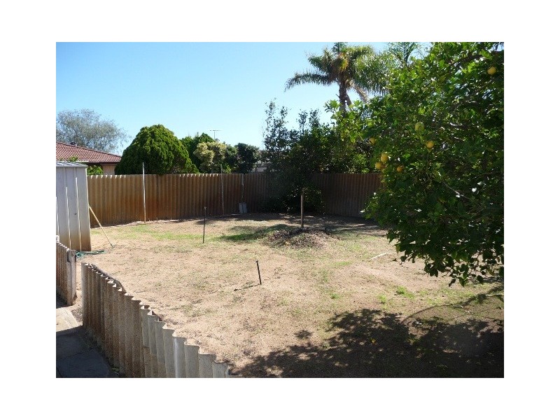 32 Kingston Way, Safety Bay WA 6169